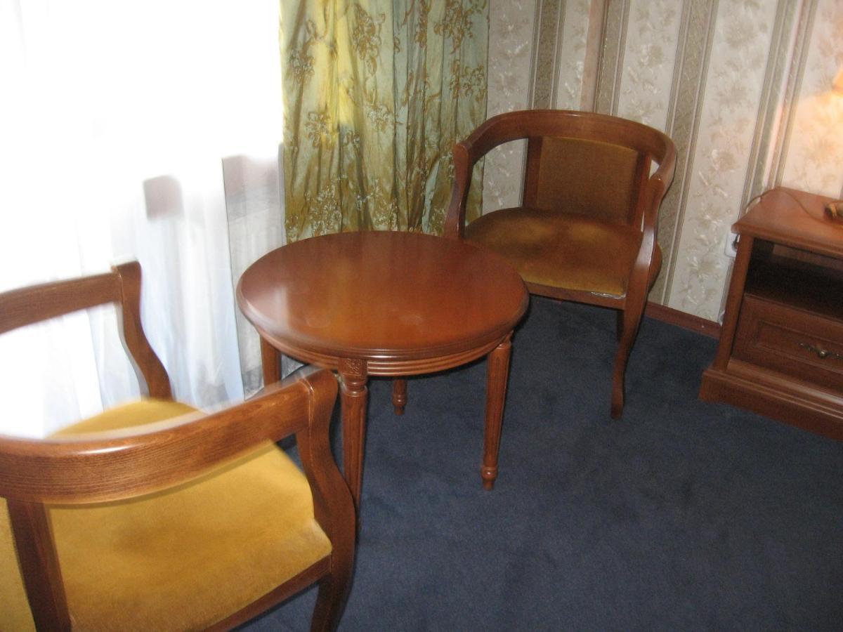 Diplomat Aparthotel Kiev Ruang foto